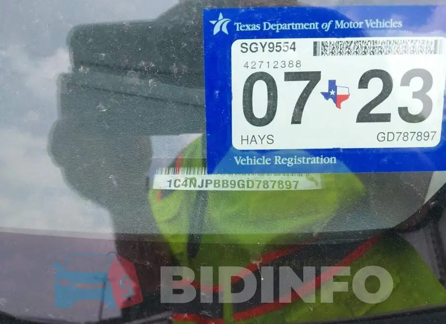 1C4NJPBB9GD787897 Photo# 9