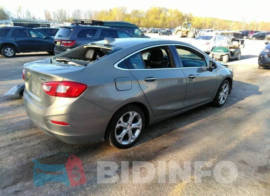 1G1BF5SM6J7101694 Photo# 4