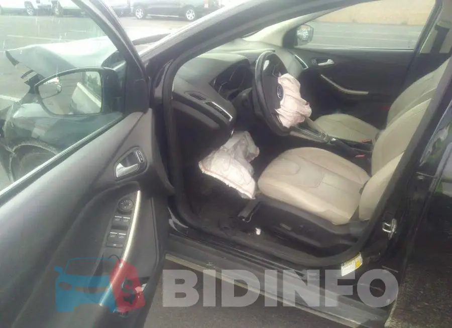1FADP3J21JL283254 Photo# 5
