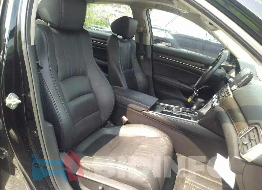 1HGCV1F59KA167883 Photo# 5