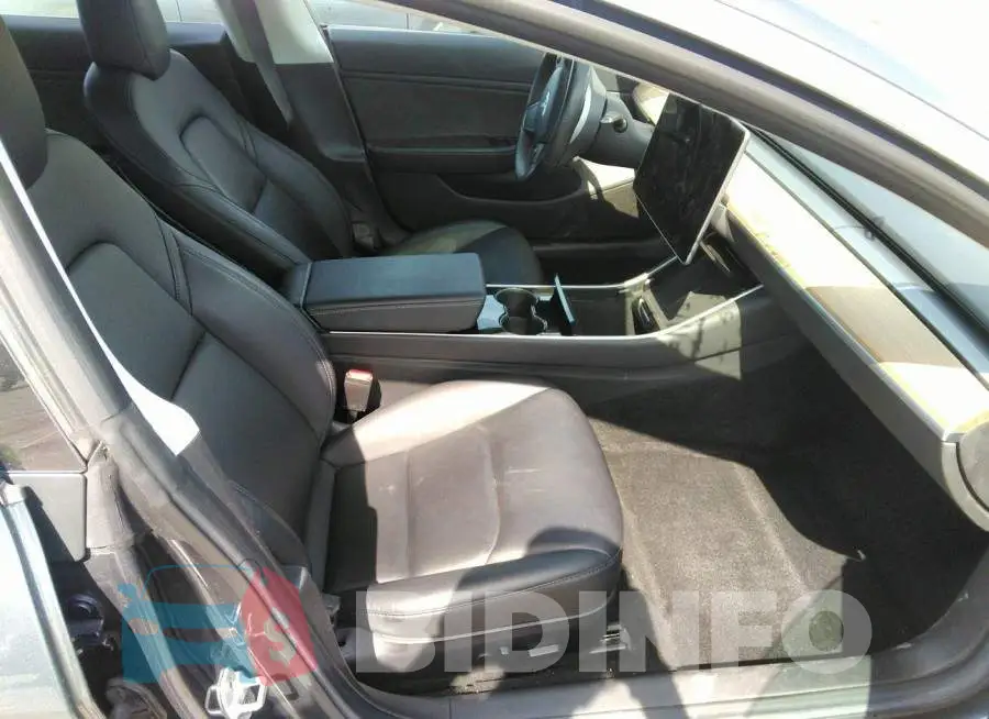 5YJ3E1EAXJF077547 Photo# 5
