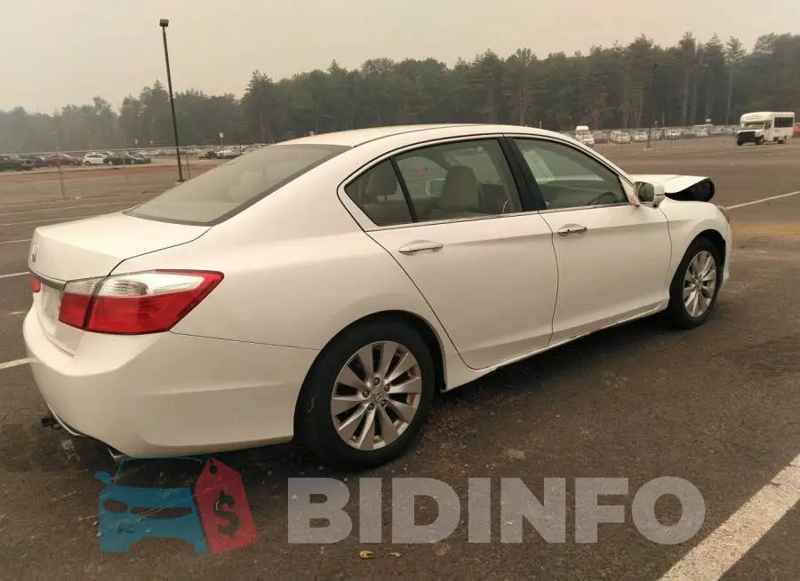 1HGCR2F71FA227804 Photo# 4
