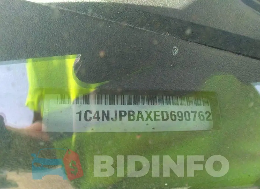 1C4NJPBAXED690762 Photo# 9