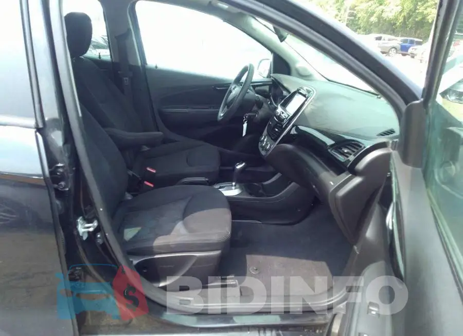 KL8CD6SAXHC827632 Photo# 5