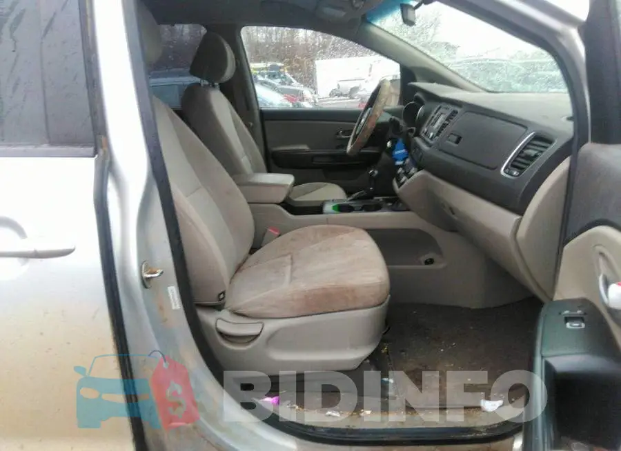 KNDMB5C19F6038586 Photo# 5
