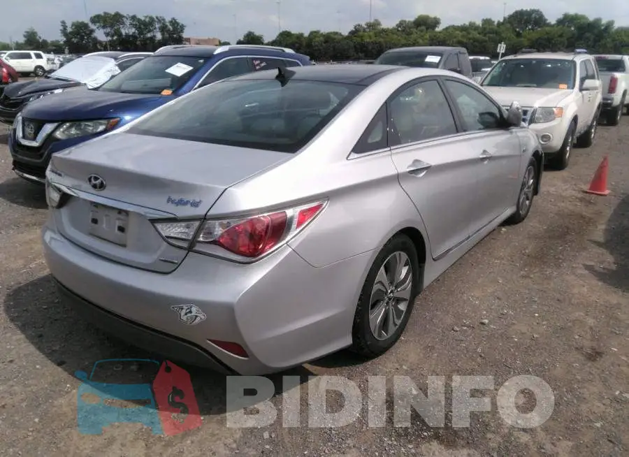 KMHEC4A40FA128890 Photo# 4