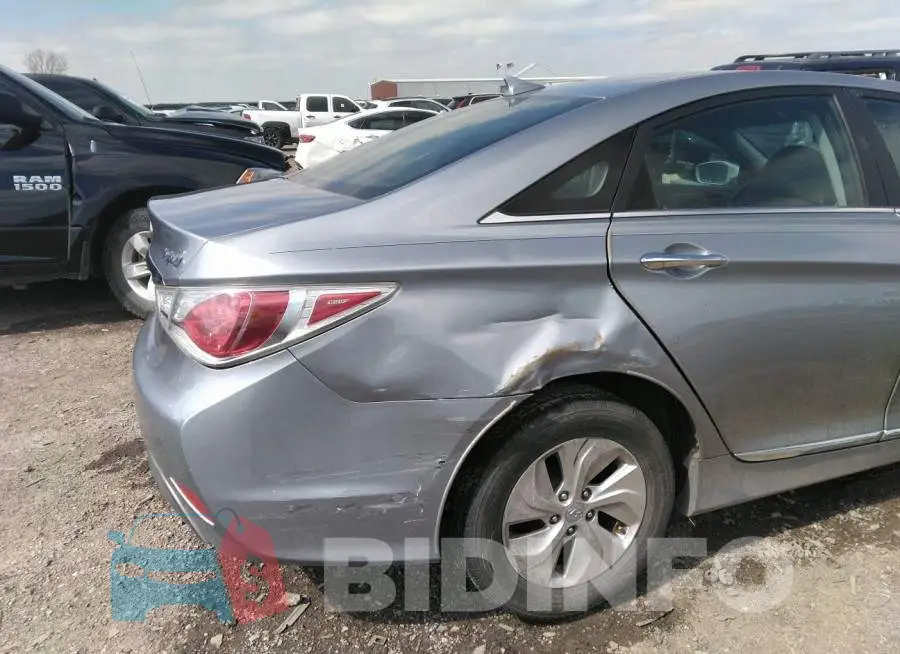 KMHEC4A47FA137182 Photo# 6