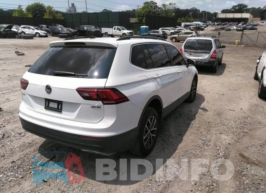 3VV2B7AX8KM192437 Photo# 4