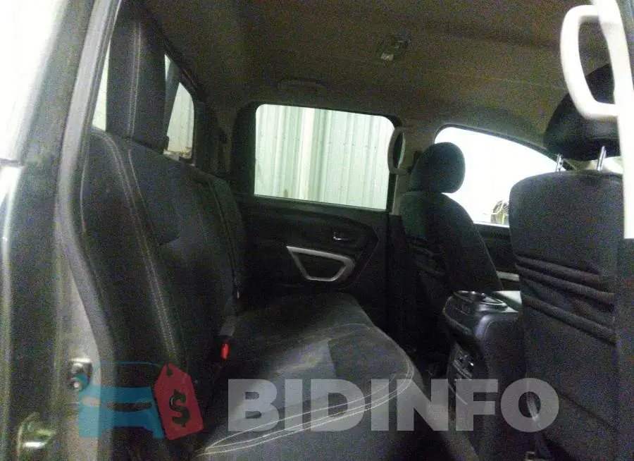 1N6BA1F40GN515340 Photo# 8