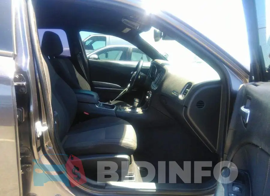 2C3CDXHG8GH214319 Photo# 5