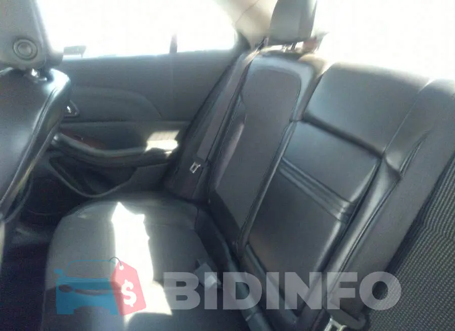 1G11E5SAXDU125958 Photo# 8