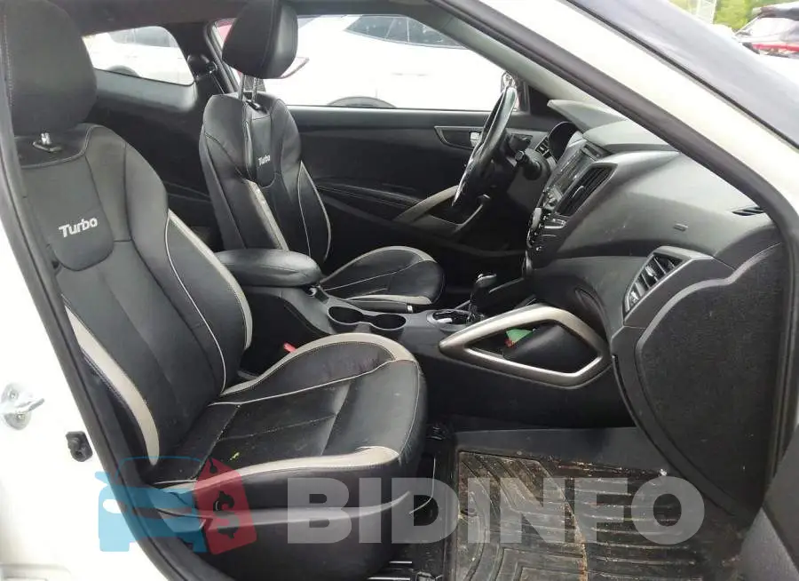 KMHTC6AE8FU222753 Photo# 5