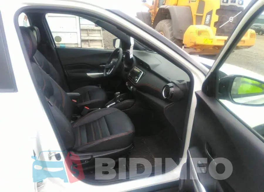 3N1CP5CU3KL569096 Photo# 5