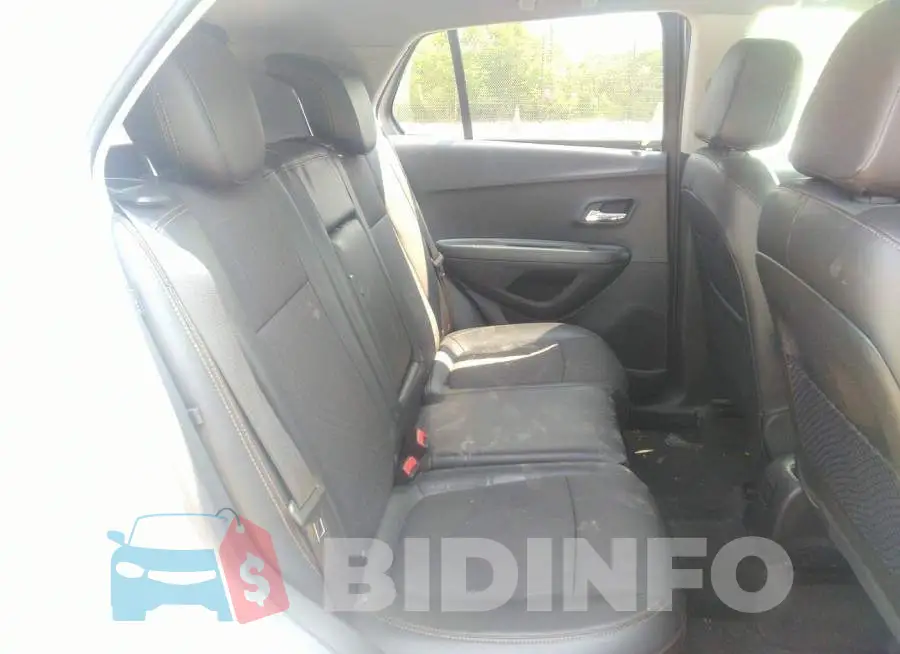 KL7CJLSB8KB840302 Photo# 8