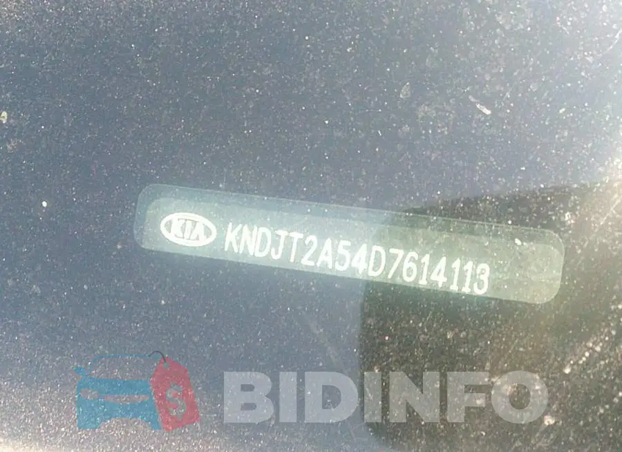 KNDJT2A54D7614113 Photo# 9