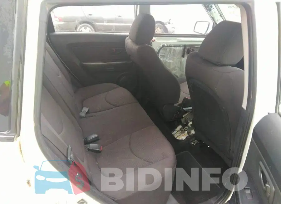 KNDJT2A54D7770992 Photo# 8