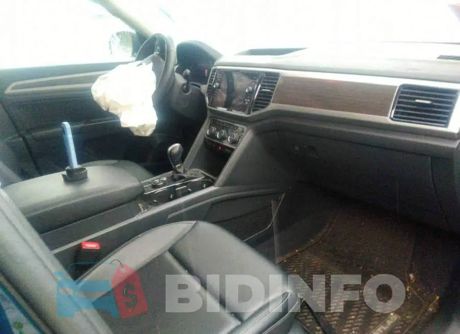 1V2MR2CA6KC565943 Photo# 5