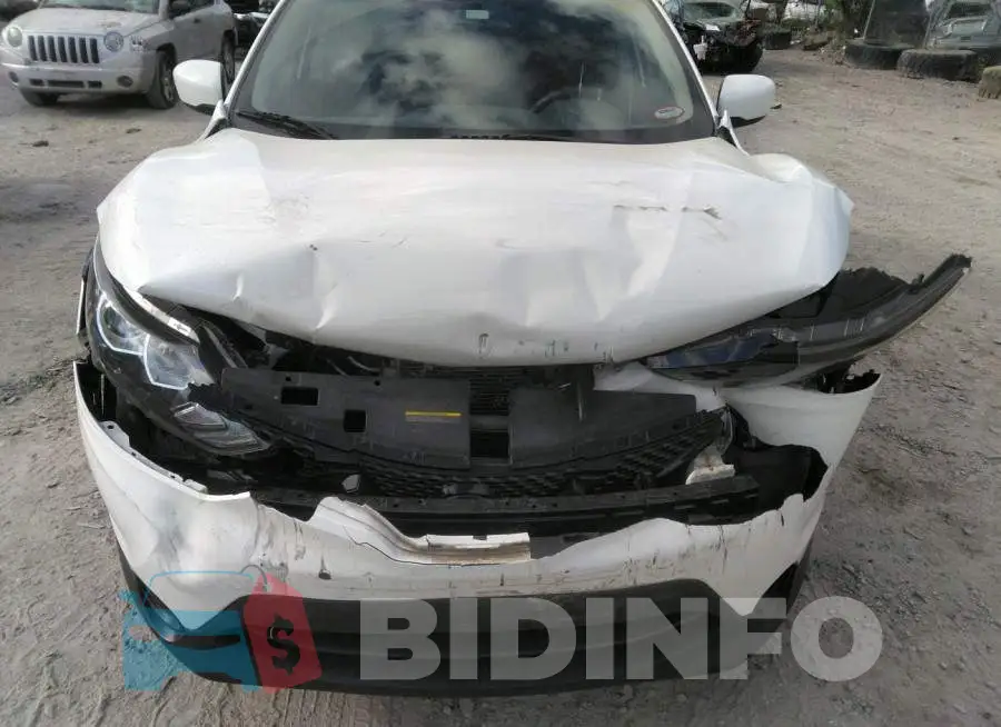 JN1BJ1CP0HW018188 Photo# 6