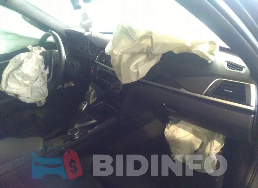 WBA8E3G55GNU05160 Photo# 5