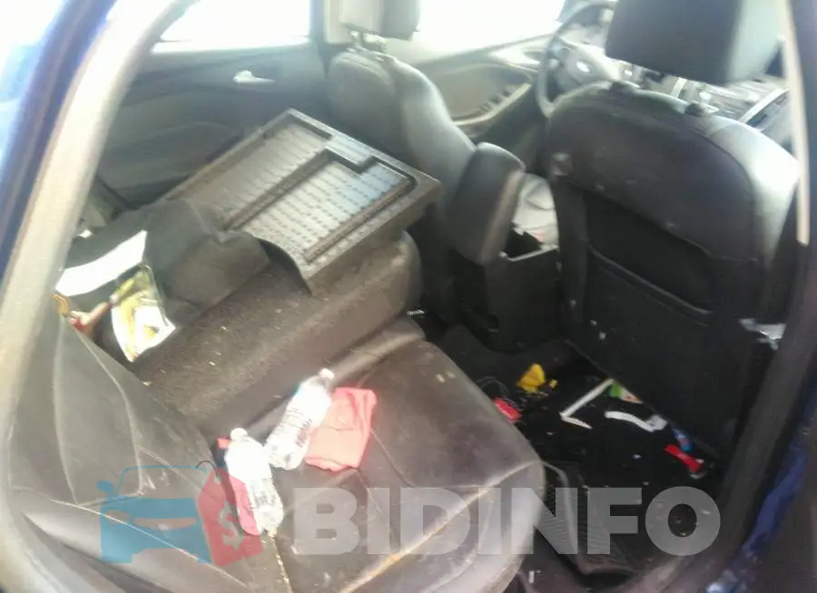 1FADP3F22GL350607 Photo# 8