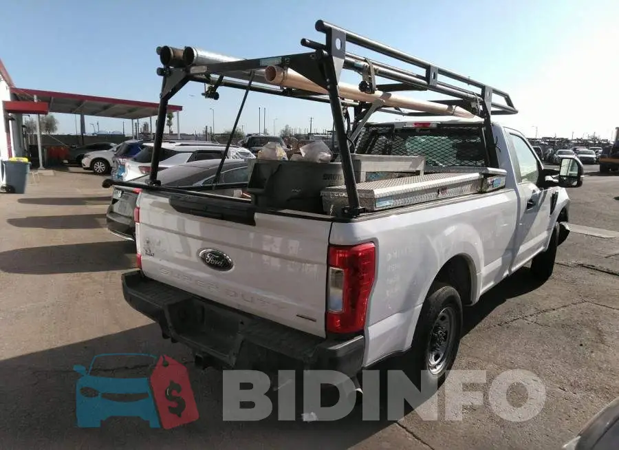 1FTBF2A64JEC83027 Photo# 4