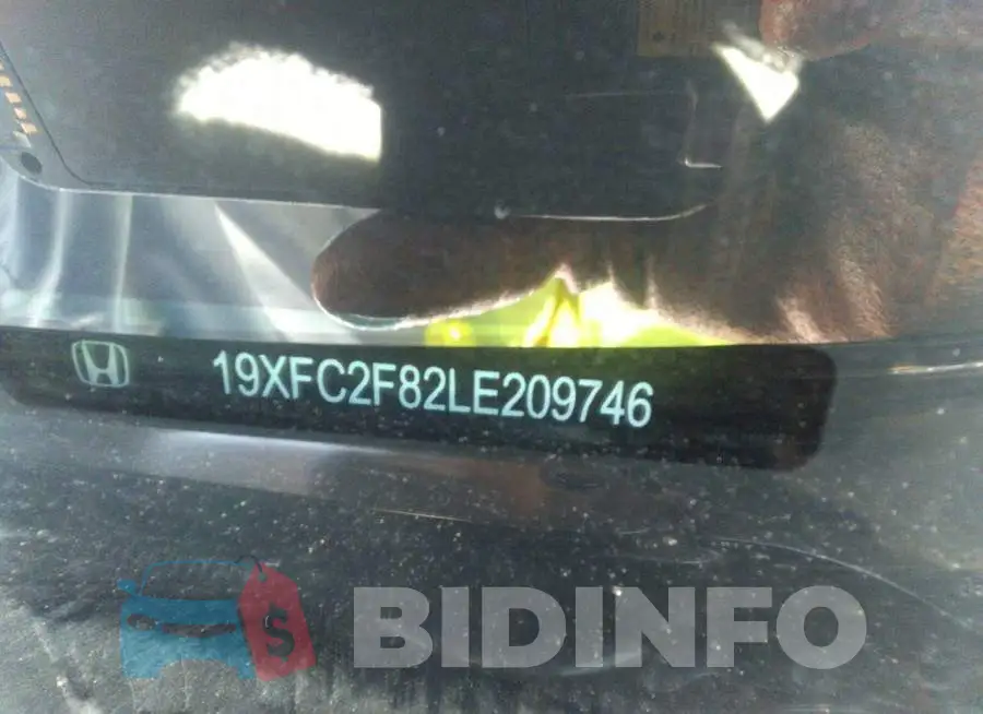 19XFC2F82LE209746 Photo# 9