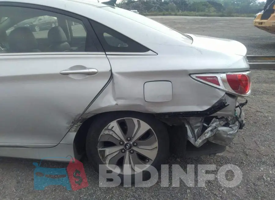 KMHEC4A47FA130250 Photo# 6