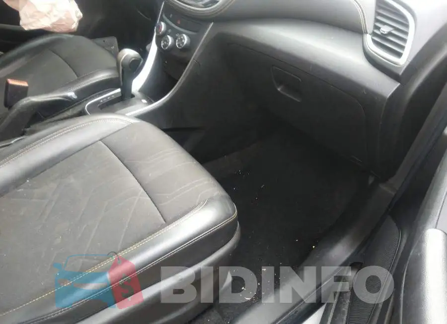 KL7CJLSB2JB626033 Photo# 5
