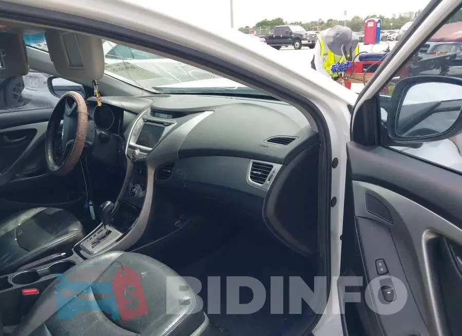 5NPDH4AE9DH240457 Photo# 5