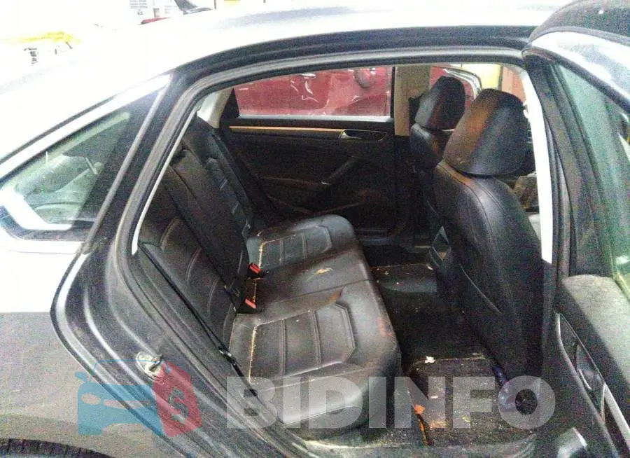 1VWDT7A32HC038976 Photo# 8