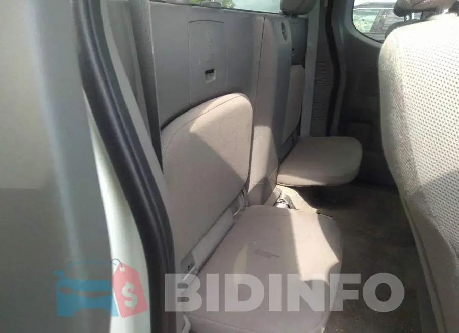 1N6BD0CT6JN759935 Photo# 8