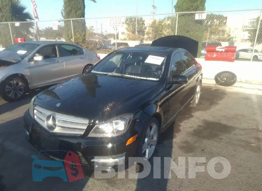 WDDGF4HB1DR276205 Photo# 2