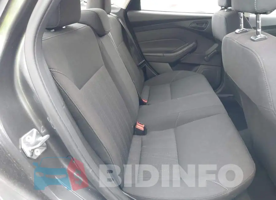 1FADP3E23GL224032 Photo# 8