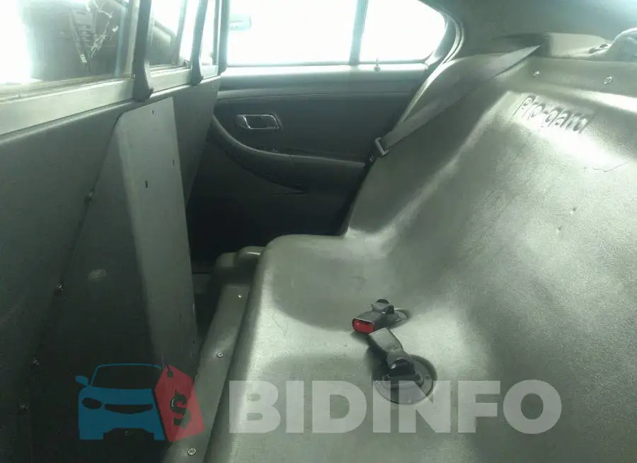 1FAHP2M88DG158163 Photo# 8