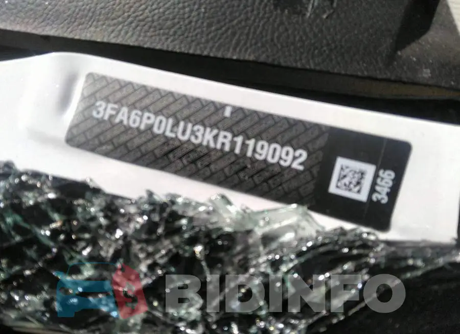 3FA6P0LU3KR119092 Photo# 9