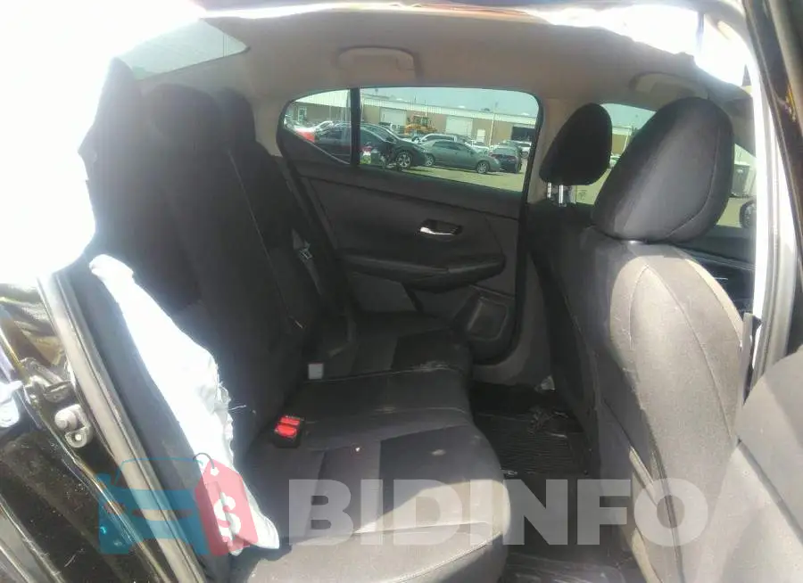 3N1AB8CVXNY310743 Photo# 8