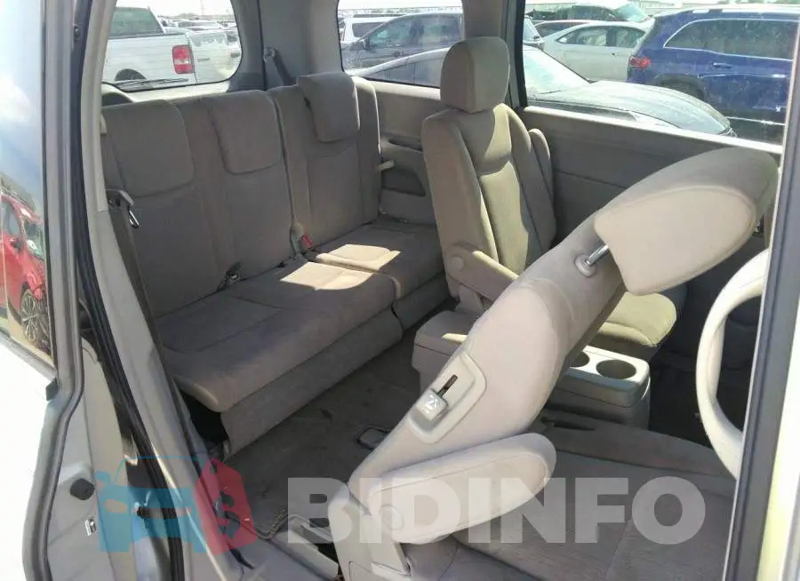 JN8AE2KPXF9127794 Photo# 8