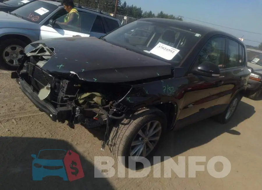 WVGBV7AX2JK000033 Photo# 2