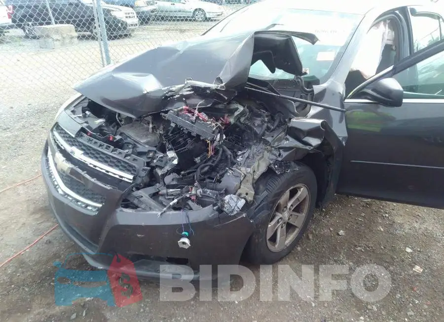 1G11B5SA2DF158532 Photo# 6