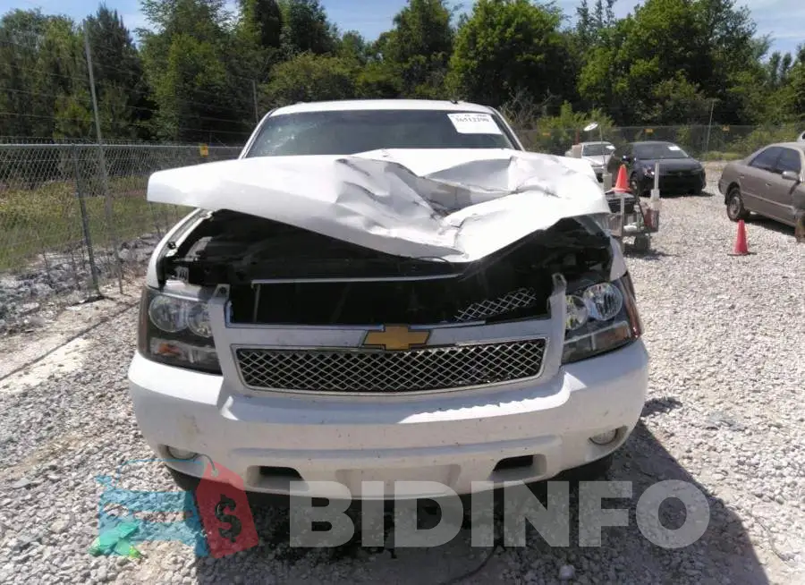 1GNSCCE04DR189142 Photo# 6
