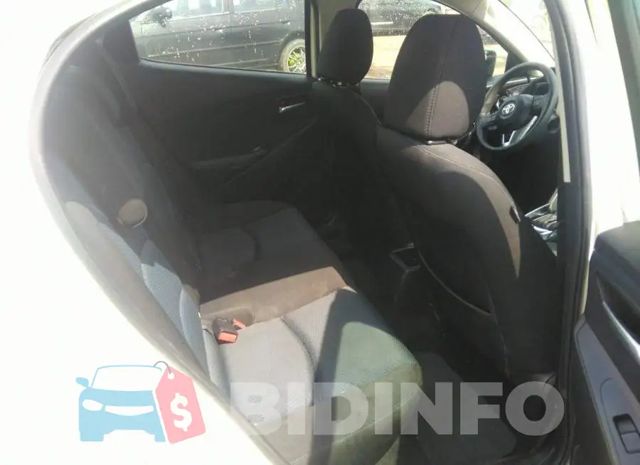 3MYDLBYVXHY175833 Photo# 8