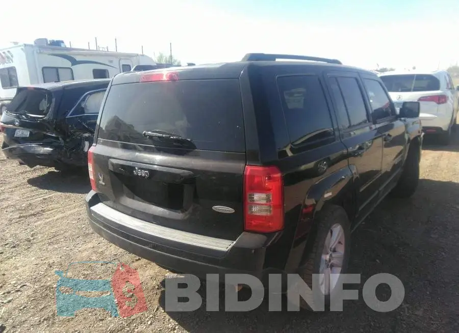 1C4NJPFB9FD122409 Photo# 4