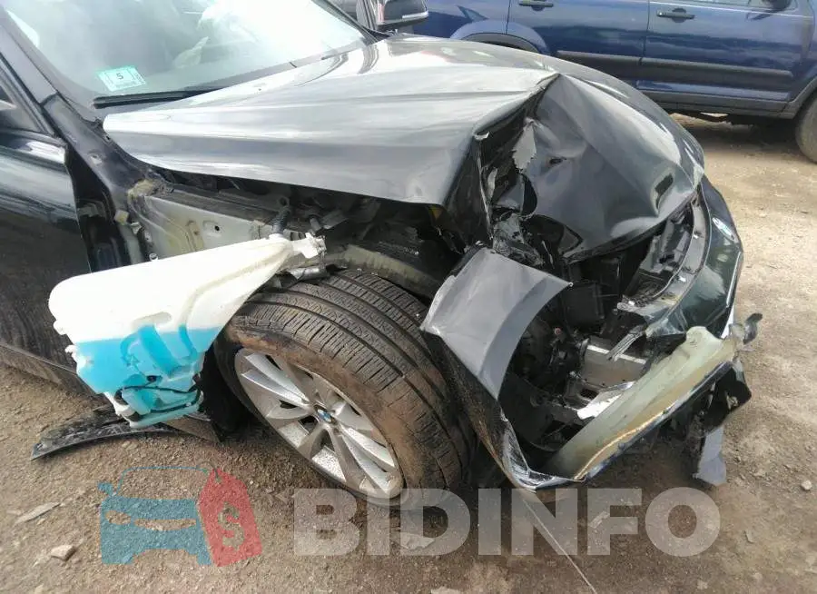 WBA8E5G55GNT94124 Photo# 6