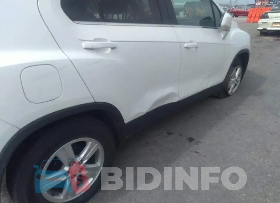 KL7CJLSB1FB208635 Photo# 6