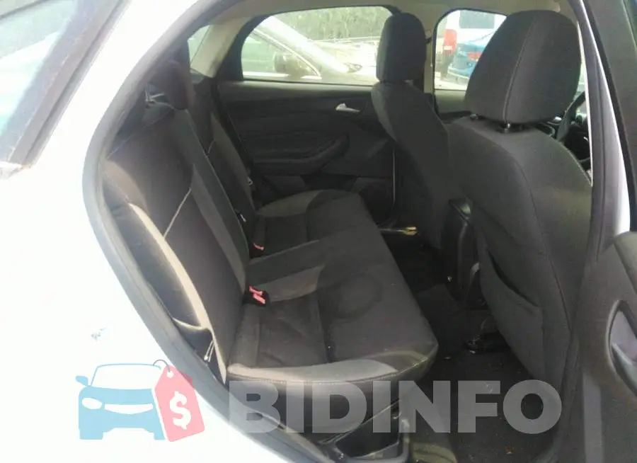 1FADP3F24EL260758 Photo# 8