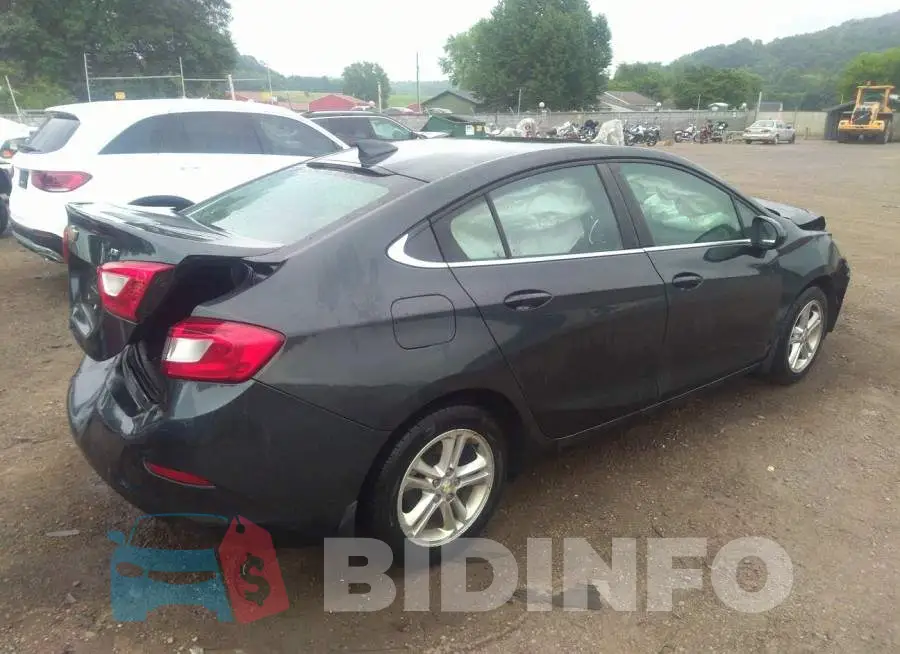 1G1BE5SM1J7181926 Photo# 4