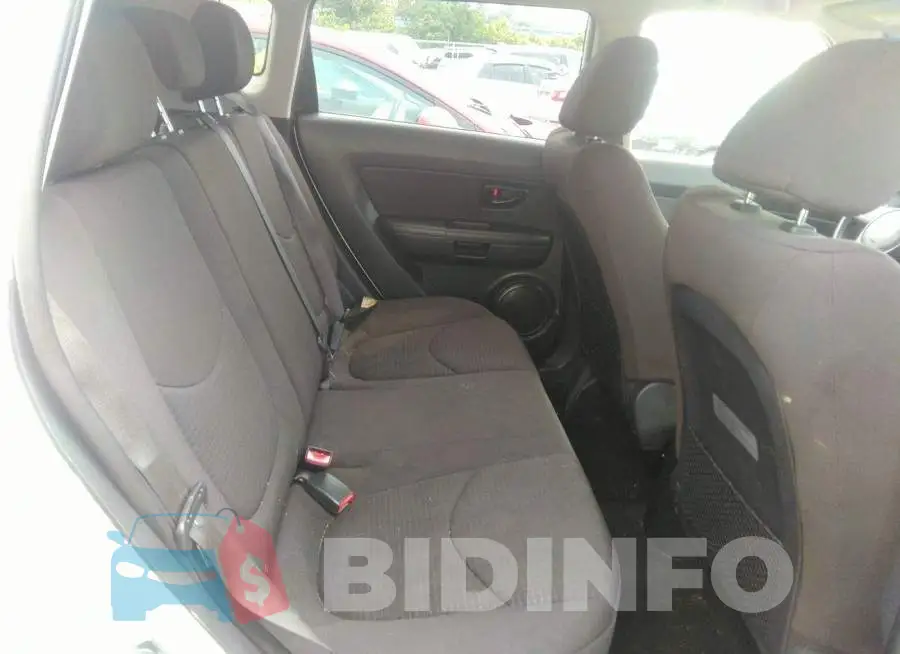 KNDJT2A58D7755282 Photo# 8