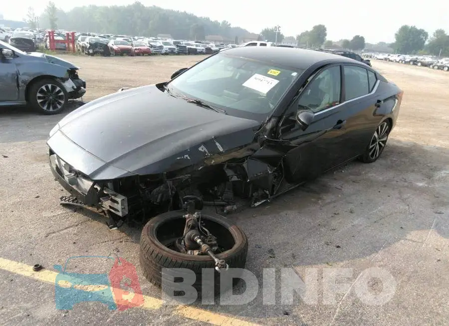 1N4BL4CV0KC122718 Photo# 2