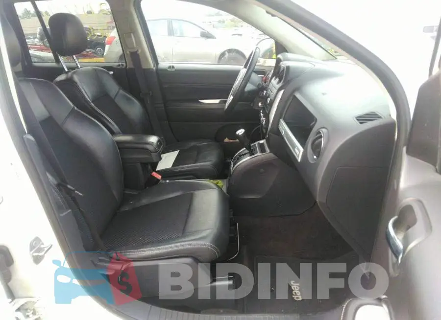 1C4NJDEB2FD358156 Photo# 5