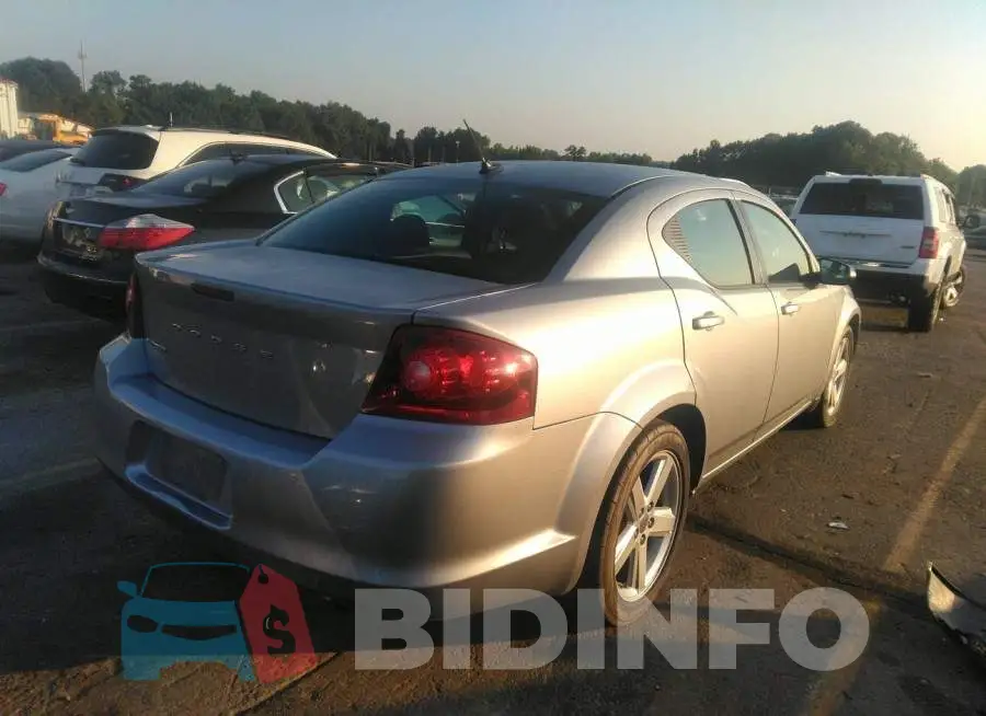 1C3CDZAB5DN707355 Photo# 4